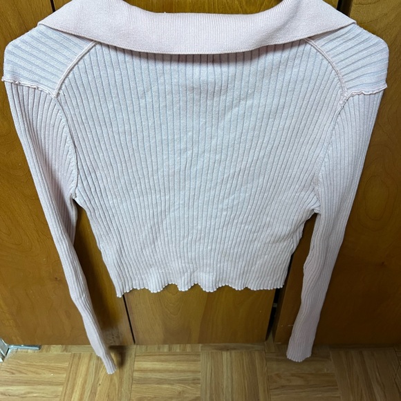 Mixed brands 2 are American Eagle Outfitters Top - Picture 8 of 14